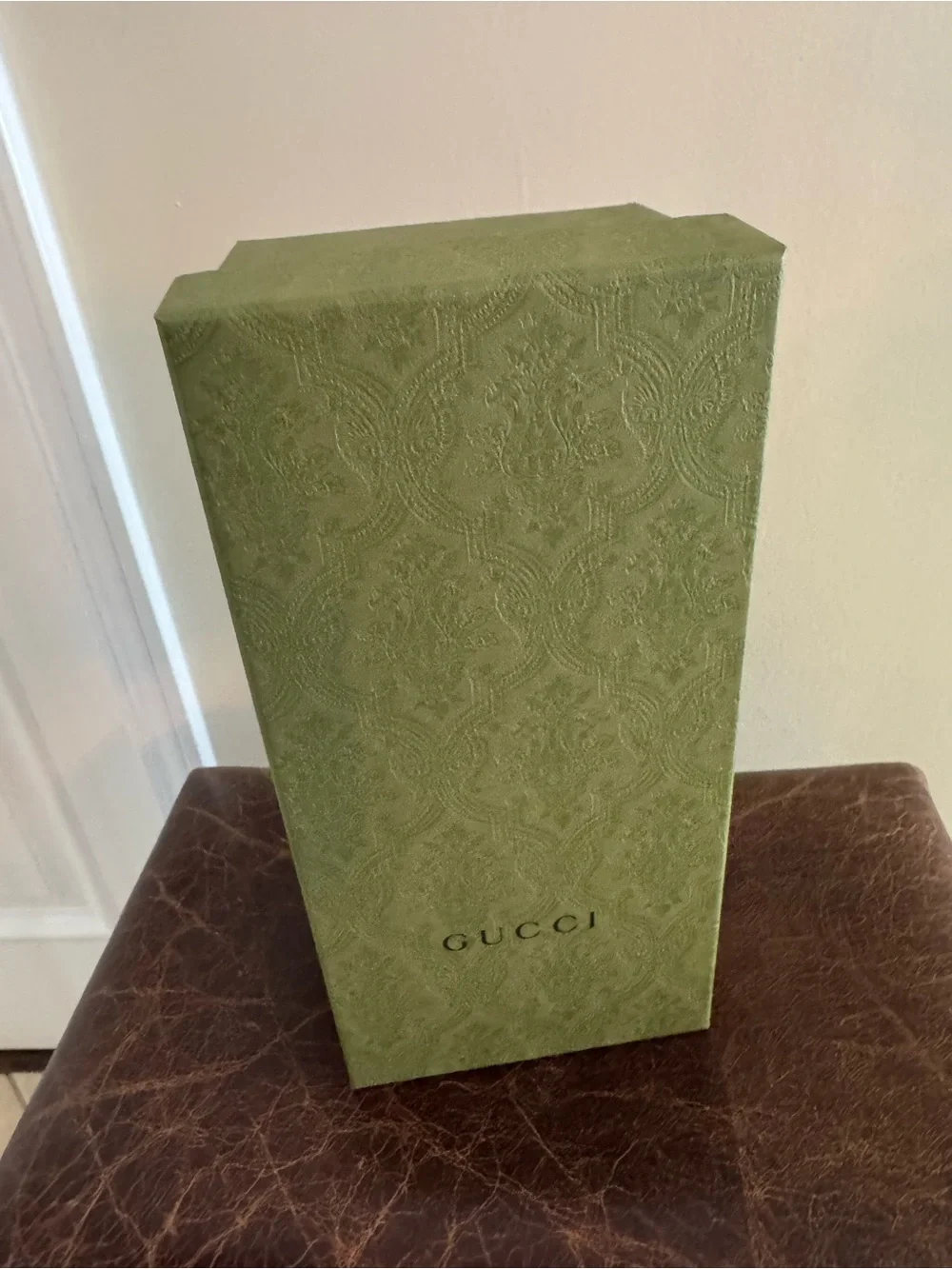Gucci men sandals box - Empty with large bag.
